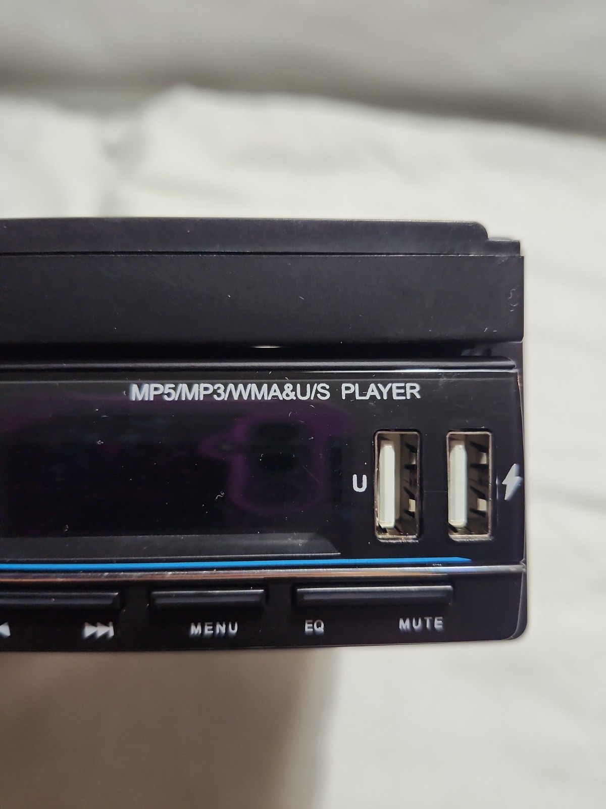 Single DIN Car MP5/MP3/WMA Multimedia Player with USB and AUX Inputs