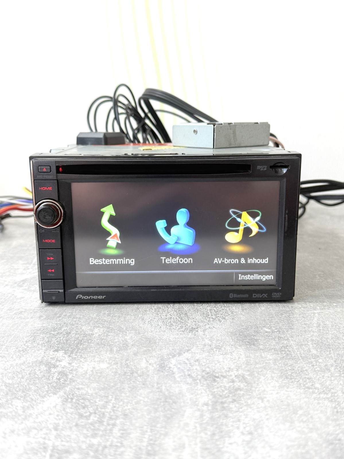 Pioneer AVIC-F930BT 6.1″ 2DIN GPS Navigation Bluetooth DvD CD Multimedia Car Ste