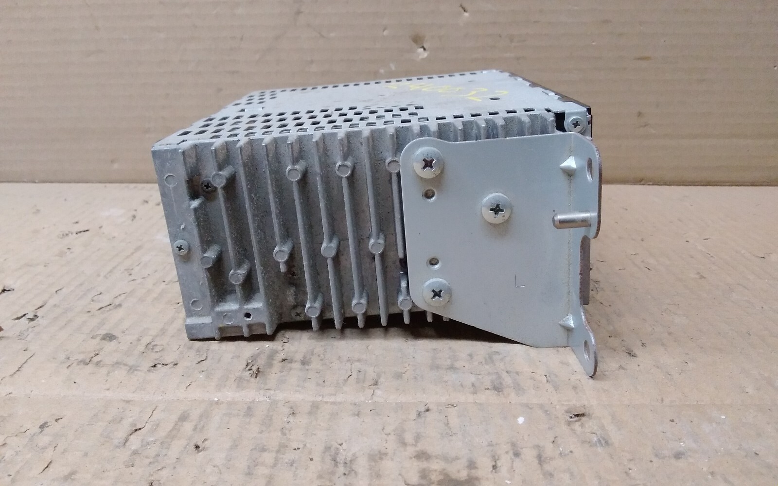 2013 FORD EXPLORER RADIO RECIEVER W/O SATELLITE ID- DB5T-19C107-AB