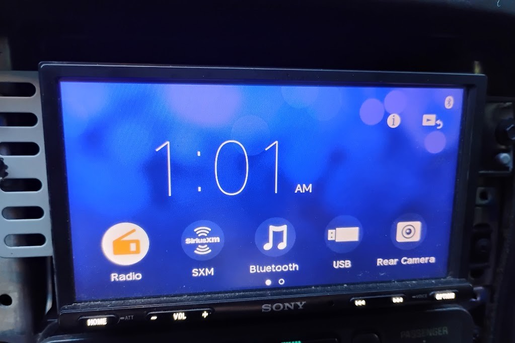 SONY XAV-AX3250 Receiver Bluetooth Car Audio Apple Android Play Radio Usb