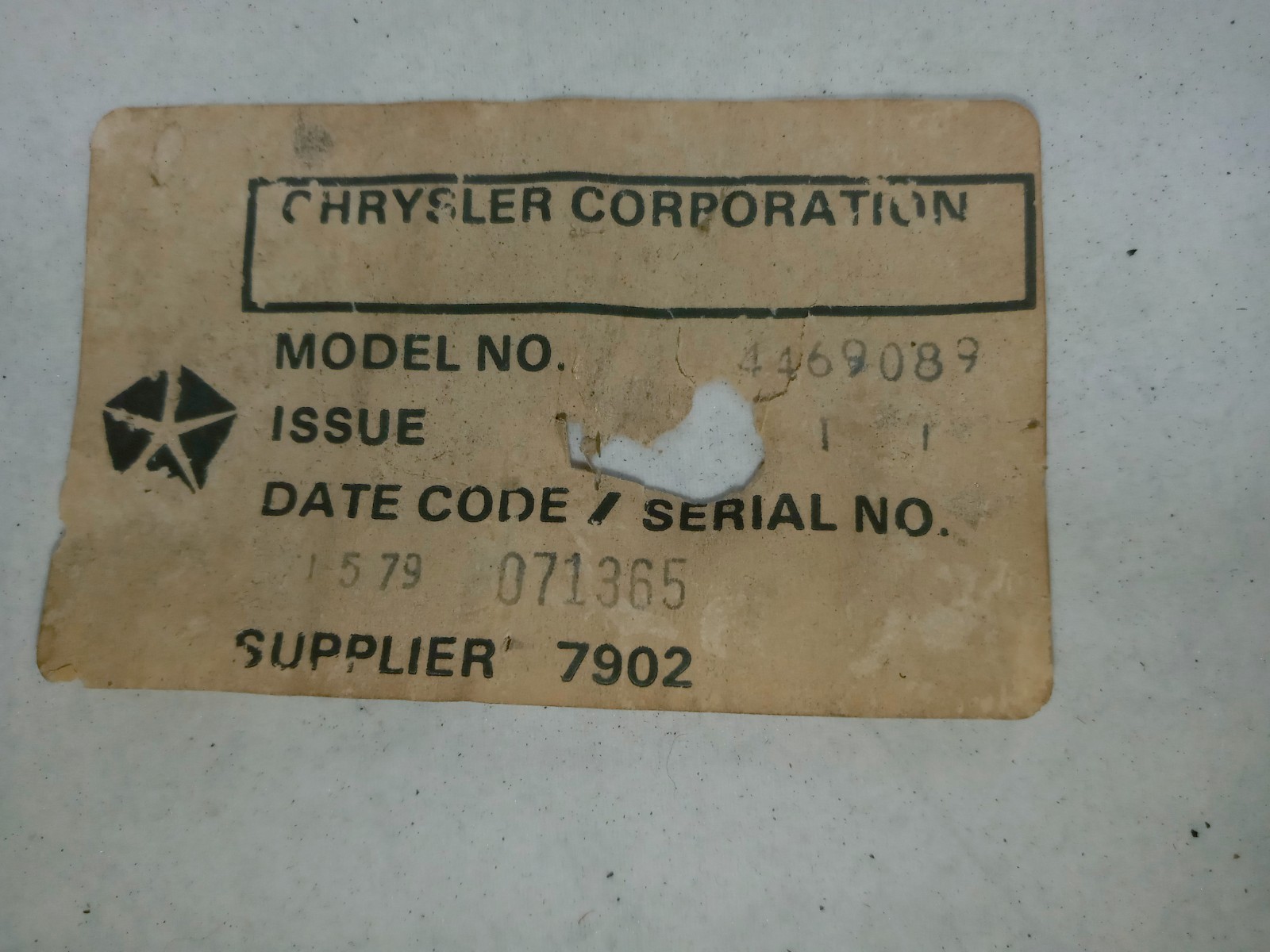 OEM Mopar Chrysler AM FM 1989-90 Chrysler Models Pn 4469089