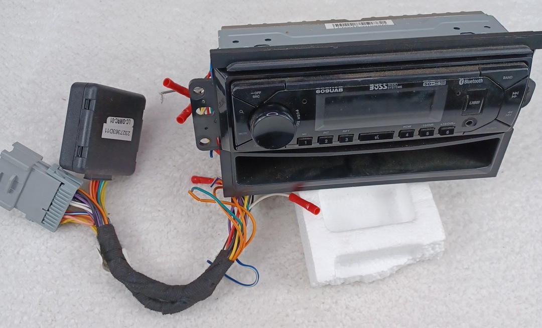 Boss Car Stereo 609UAB 50W Bluetooth USB Remote Control
