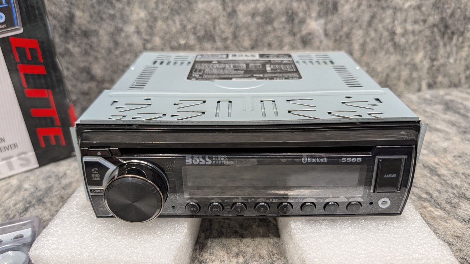 BOSS Audio Systems Elite 550B 1 DIN Bluetooth AM/FM CD Receiver USB AUX