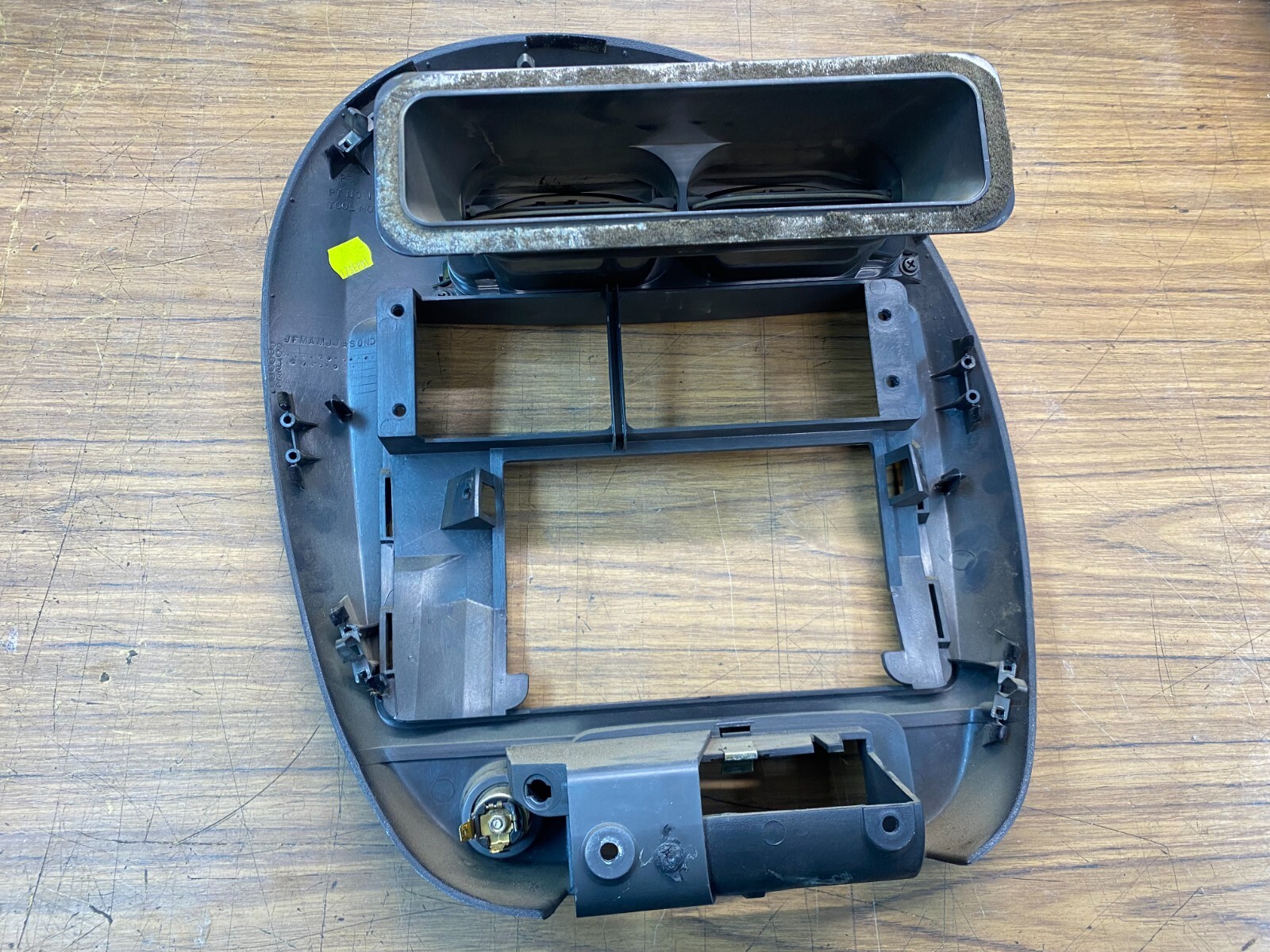Ford Falcon AU S2,S3 Dash A/C Stereo Control Surround