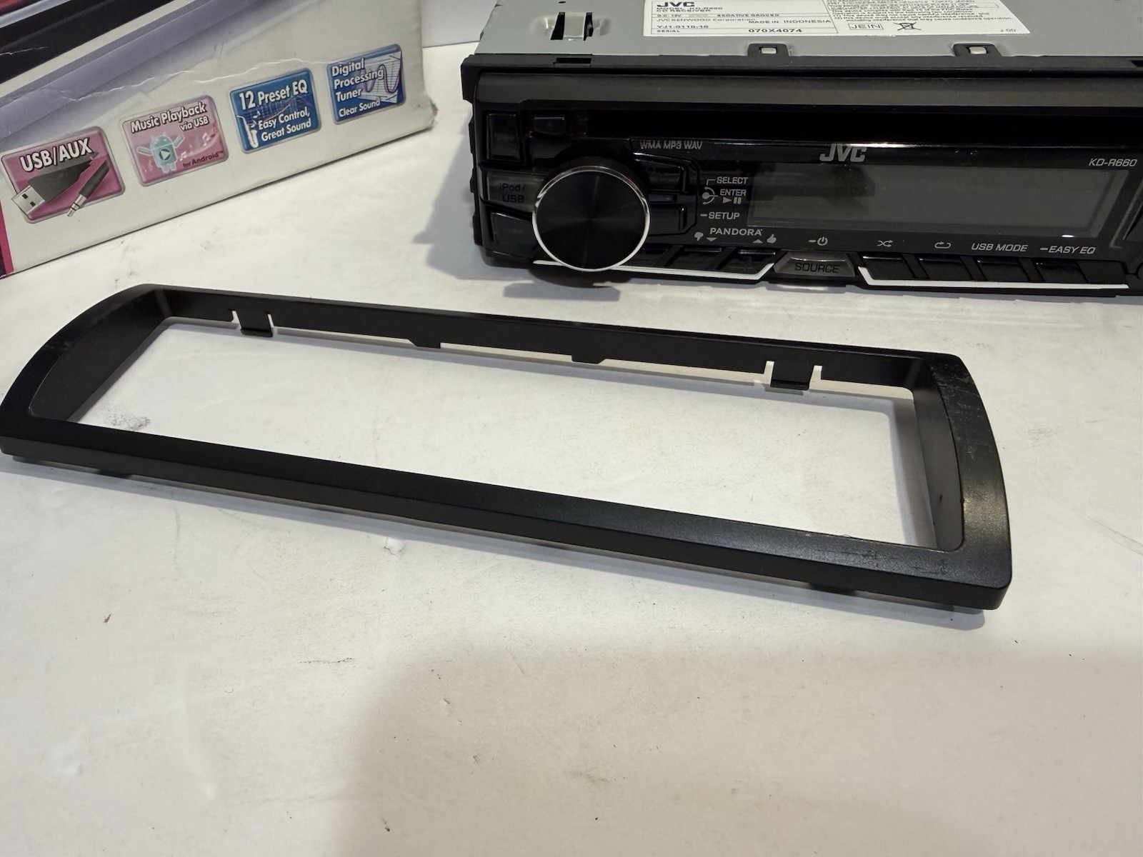 JVC KD-R660 Car Stereo AM/FM Radio Receiver with MP3 Aux USB CD Player UNTESTED