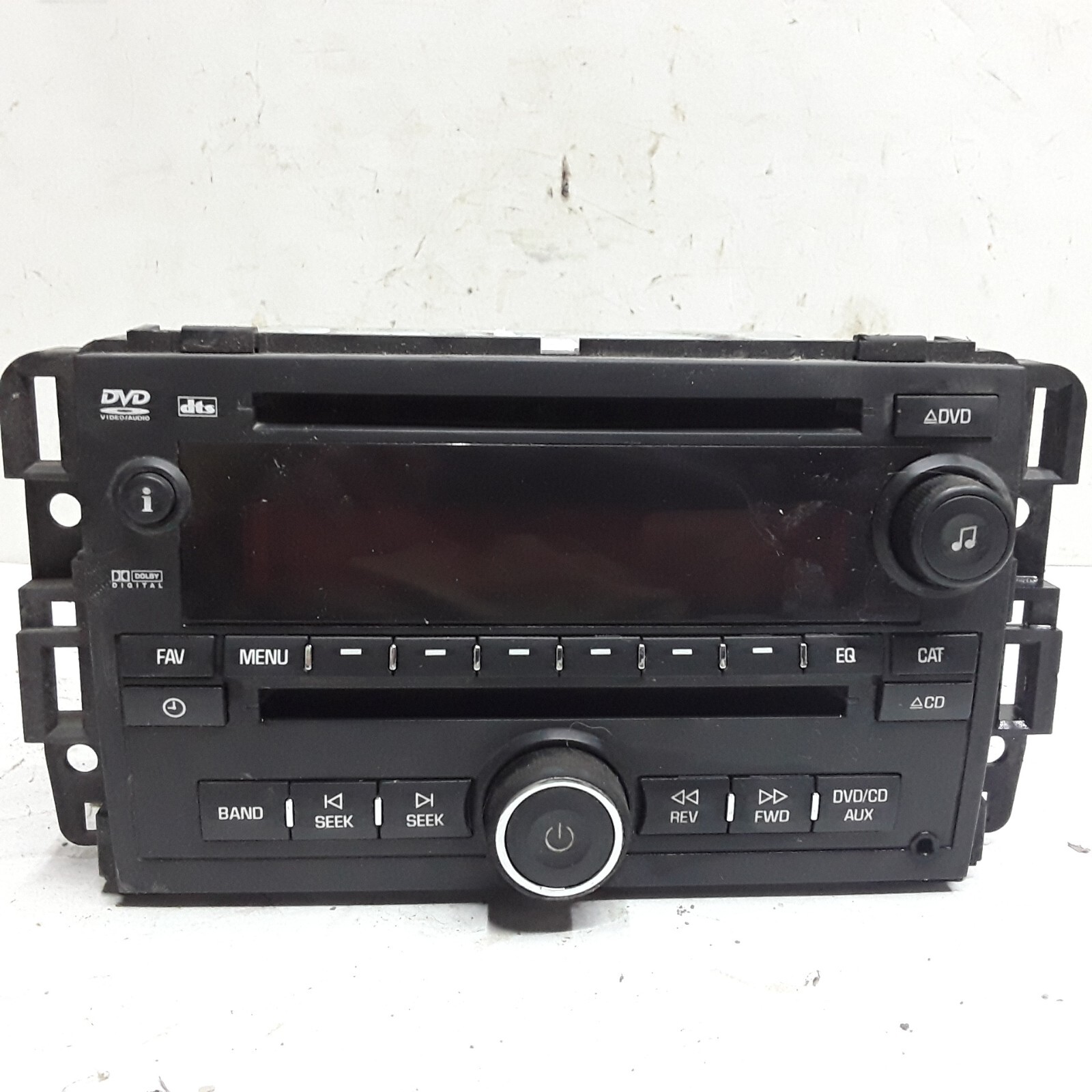 07 2007 Saturn Outlook AM/FM CD DVD radio receiver OEM 25802327