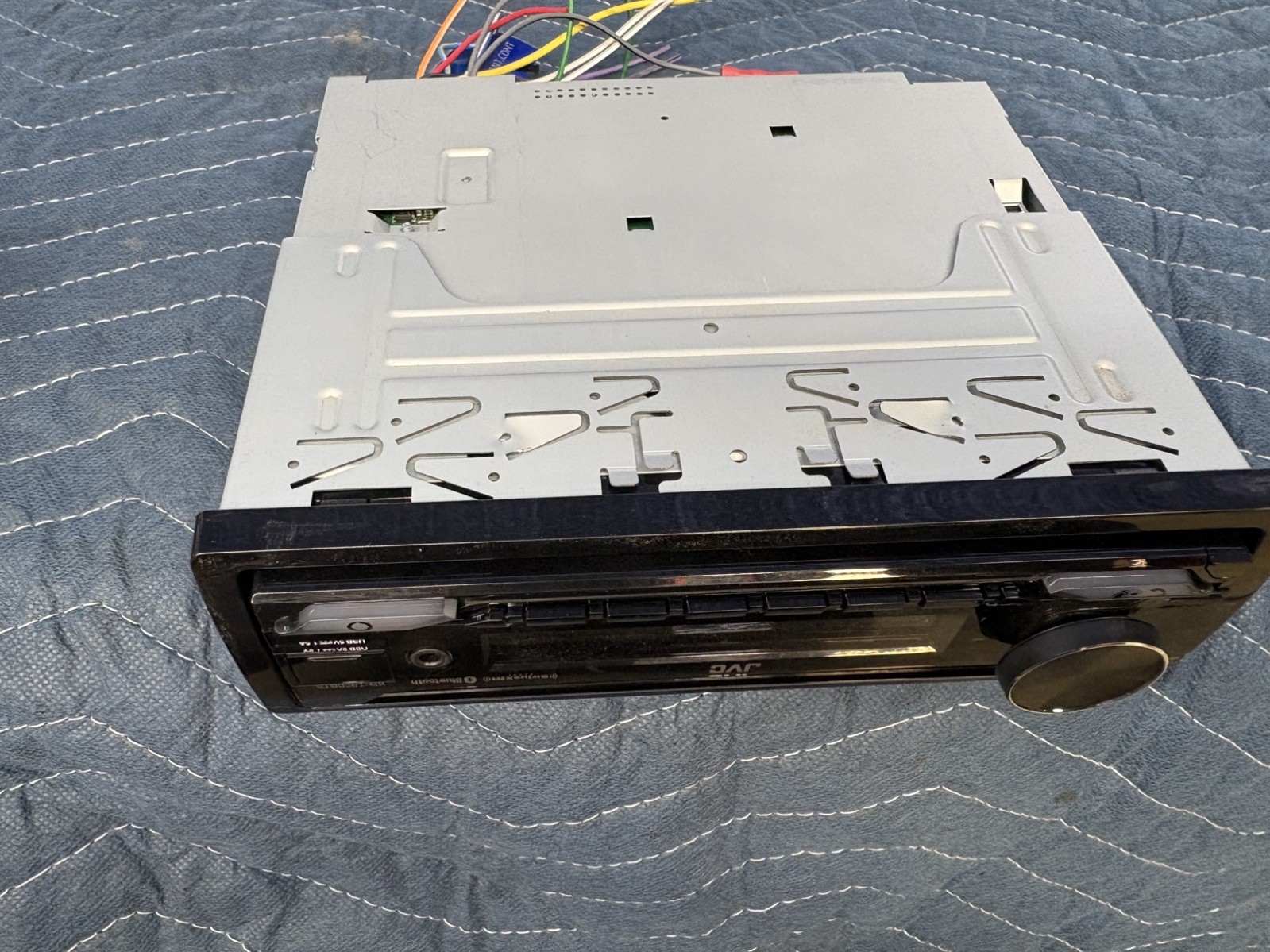 CLEAN JVC KD-T920BTS CD Receiver featuring Bluetooth® / Front USB
