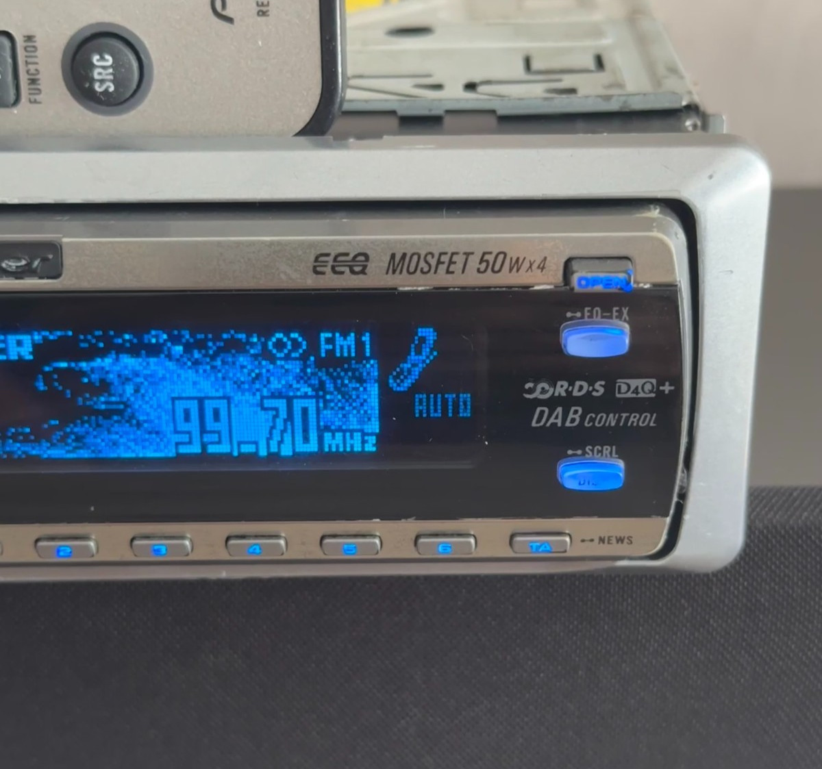 Pioneer DEH-P70BT Old School Radio Bluetooth