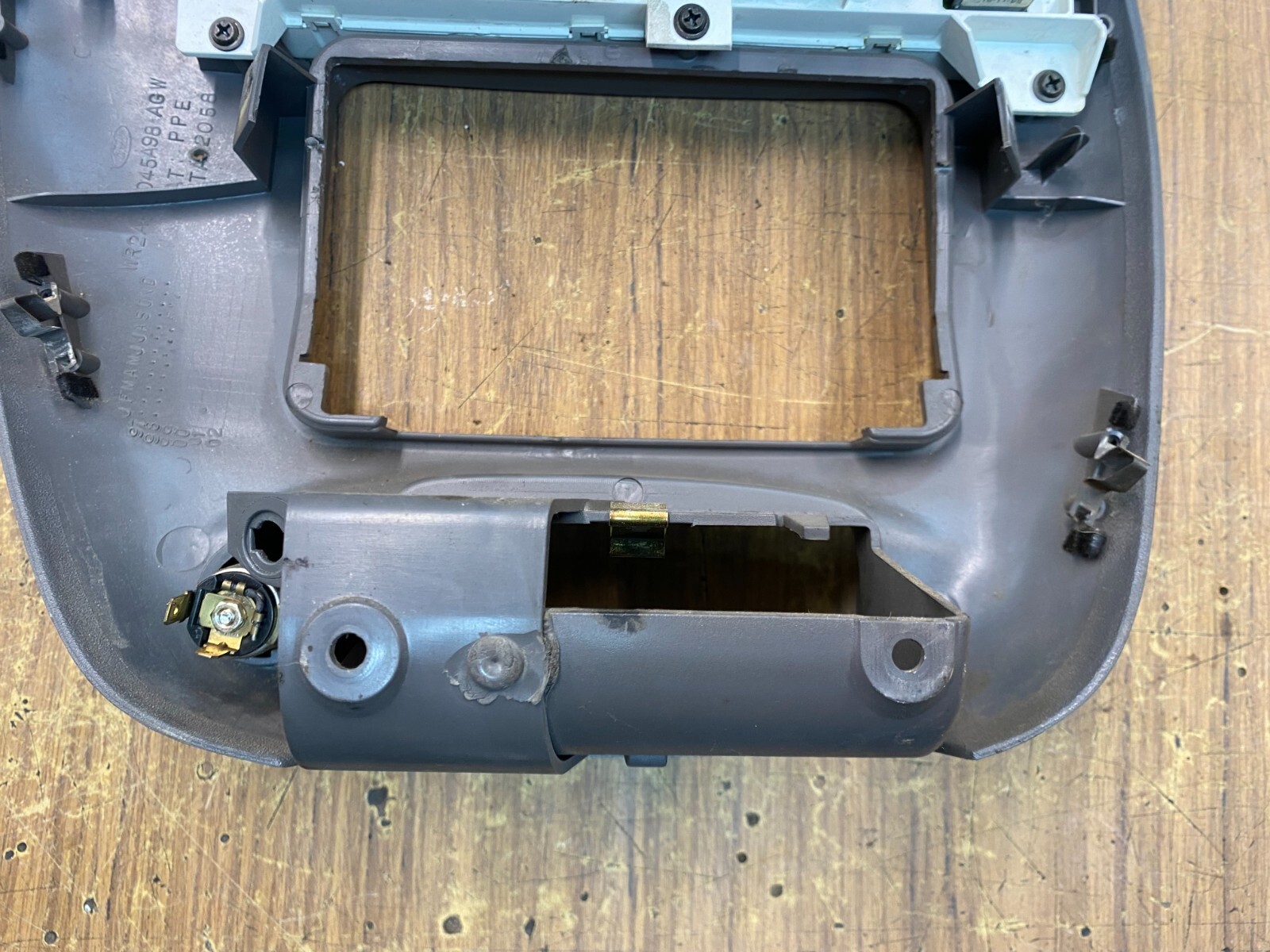 Ford Falcon AU S1 Dash A/C Stereo Control Surround
