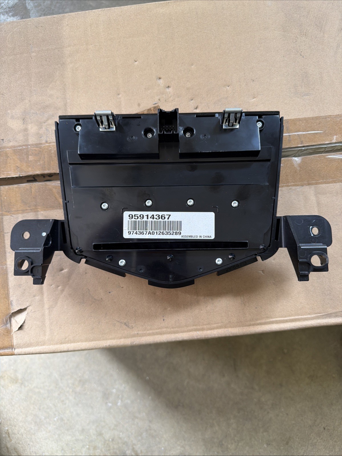 13 14 15 16 Chevy Cruze AM/FM CD radio control panel 95166368 OEM