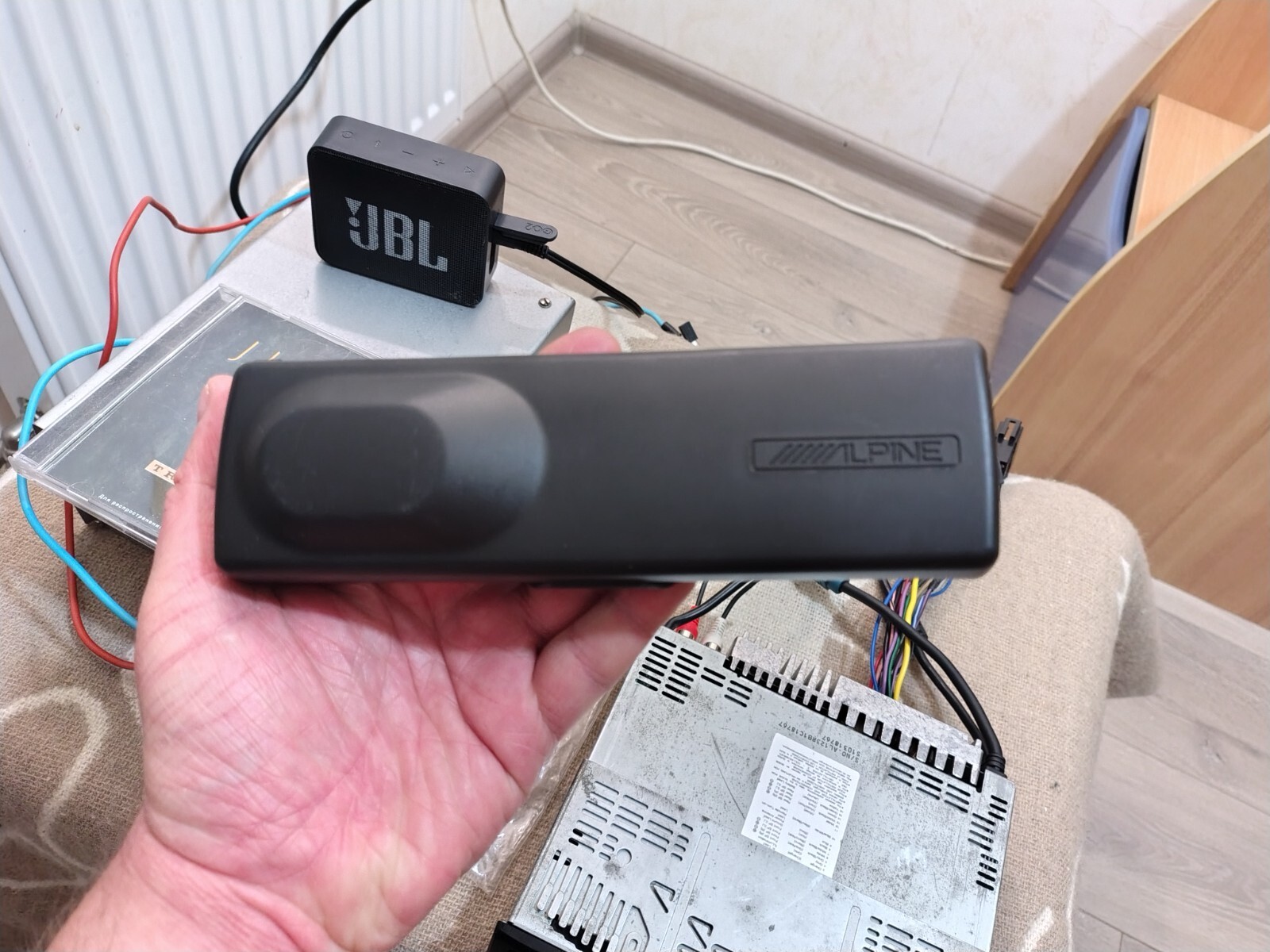 Alpine CDE-123E Car Stereo Mobile Media Receiver Fully Working Good Shape
