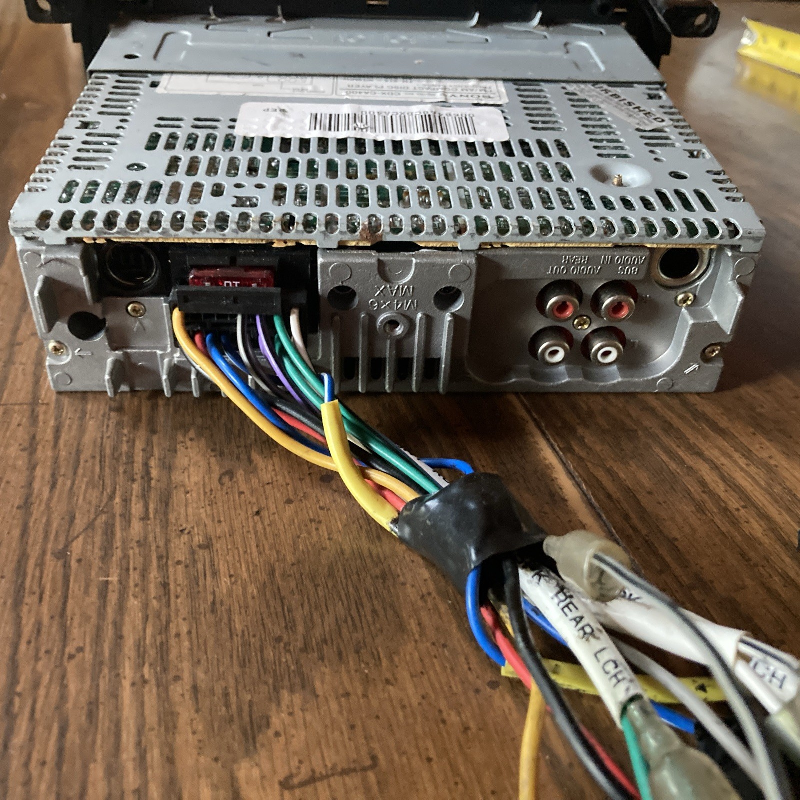 Sony CDX-CA400 CD Player In Dash Receiver AM/FM Radio Untested