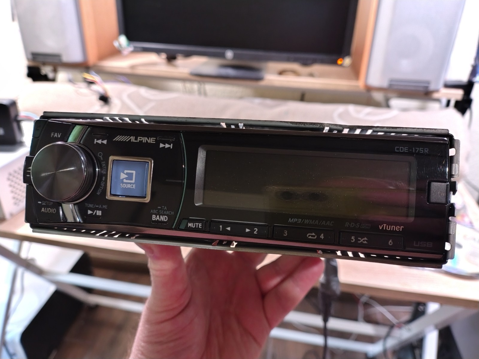 Alpine CDE-175R Car Stereo Mobile Media Station Fully Working Great Shape