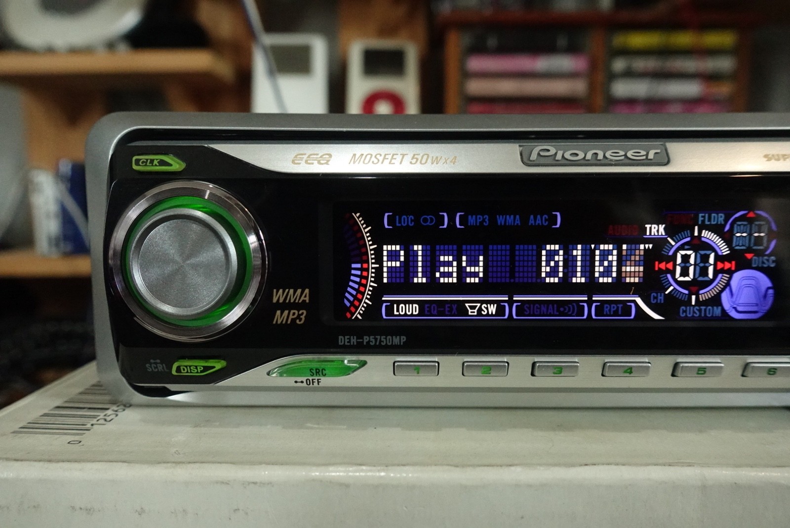 Pioneer DEH-P5750MP. CD/Fm/Aux. New With Open Box.