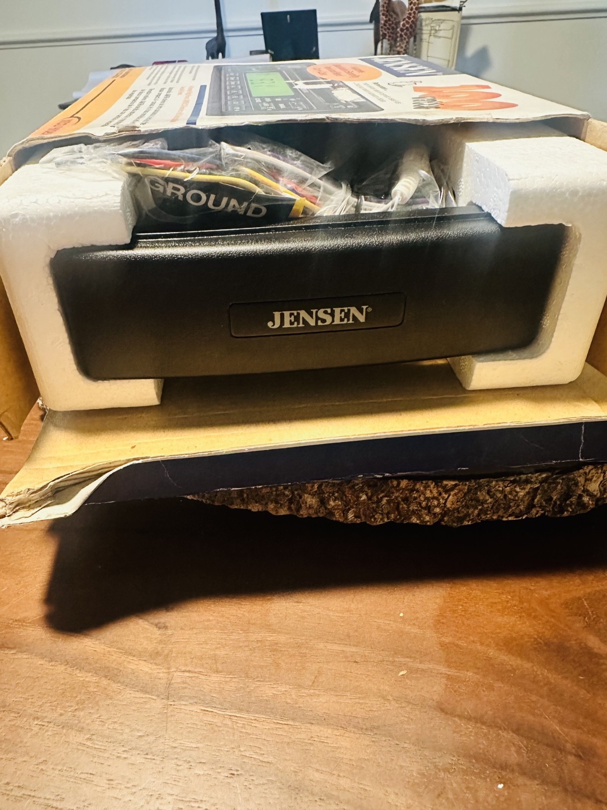 Jensen XCD9020 4 Channel AM/FM CD Receiver Detachable Face Plate 100 Watts NIB