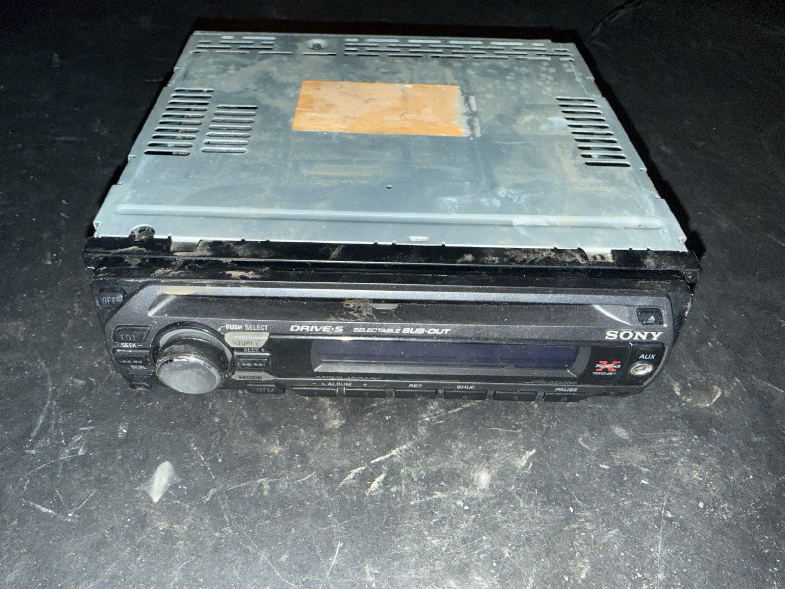 Sony CDX-GT420IP CD Player/MP3 In Dash Receiver (UNTESTED)