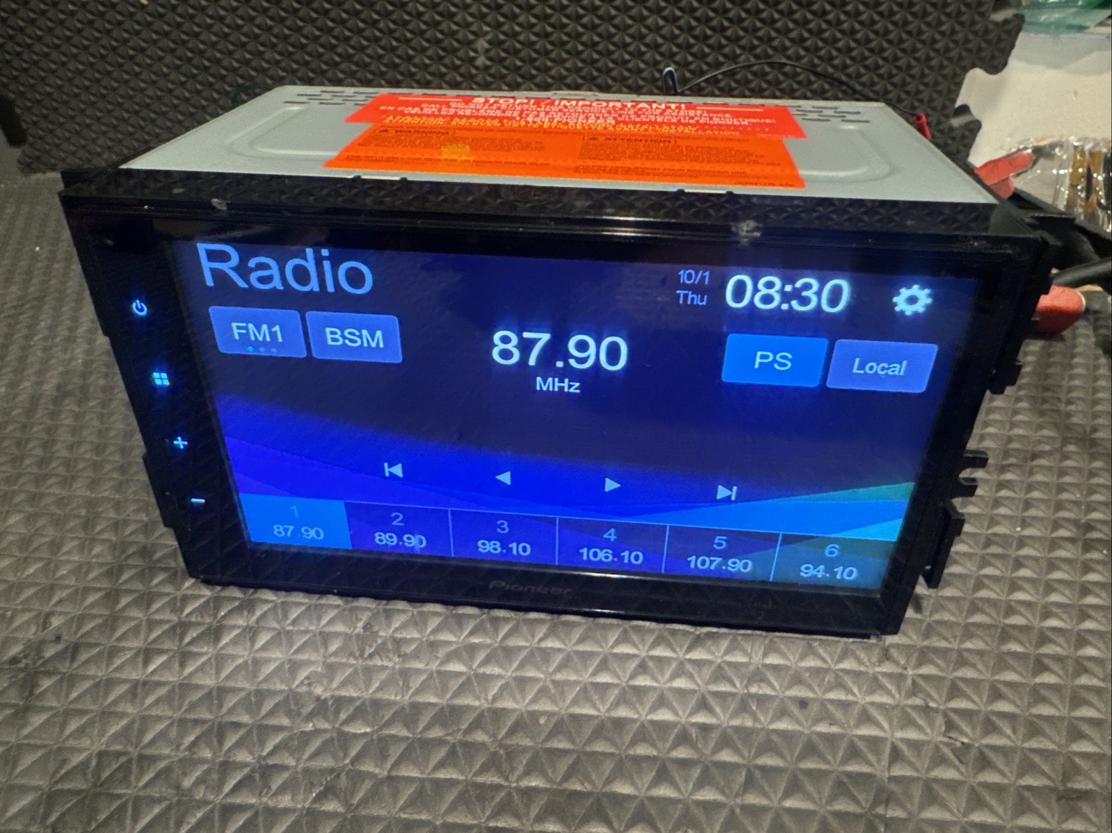 Pioneer DMH-130BT Double-DIN Bluetooth 6.8″ Touchscreen Digital Media Receiver
