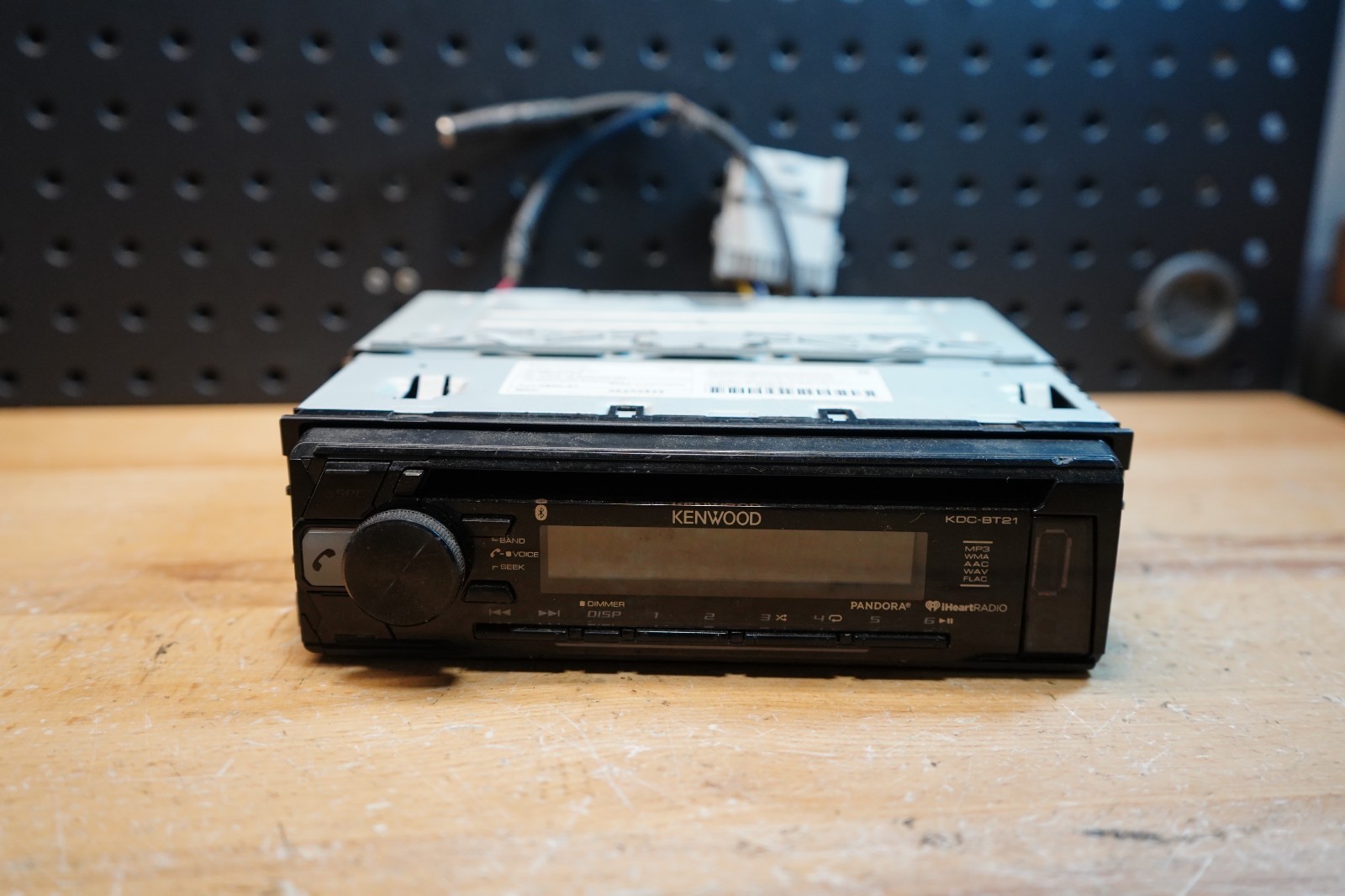(E) Kenwood KDC-BT21 Car Stereo CD Receiver Bluetooth USB AUX w/ Wiring Harness