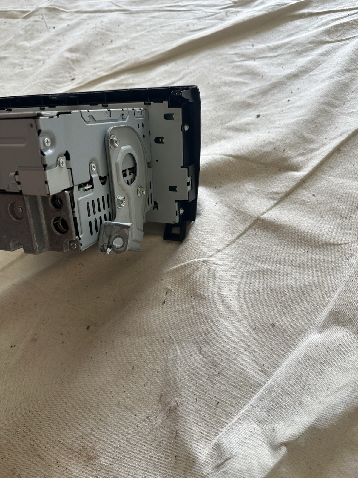 Toyota OEM 2 DIN AM/FM Satellite Ready MP3 CD Radio Head Unit 86120-0C181