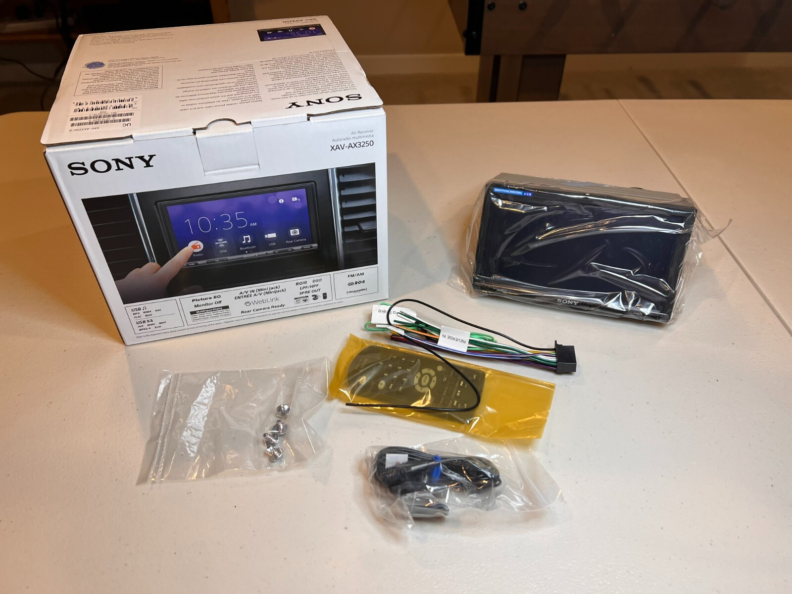 Sony Android Auto and Apple CarPlay Bluetooth Digital Media Receiver, 6.95″