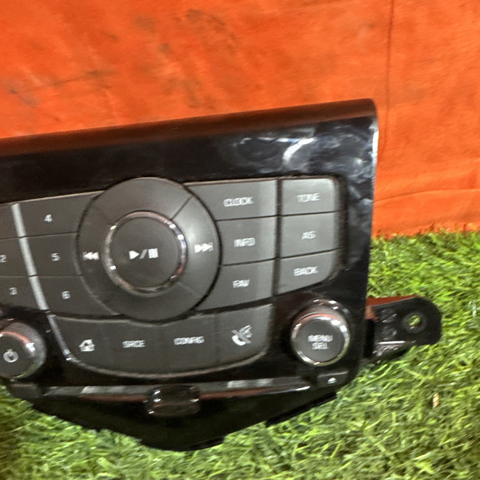 13 14 15 16 Chevy Cruze AM/FM CD radio control panel 95166368 OEM