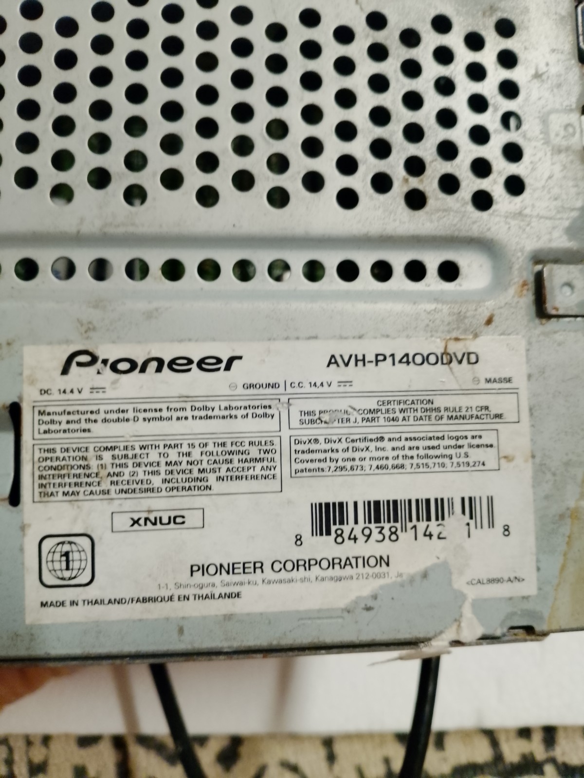 Pioneer AVH-P1400DVD 5.8″ Double-DIN Car DVD/CD/MP3 Receiver – For Parts / Repai