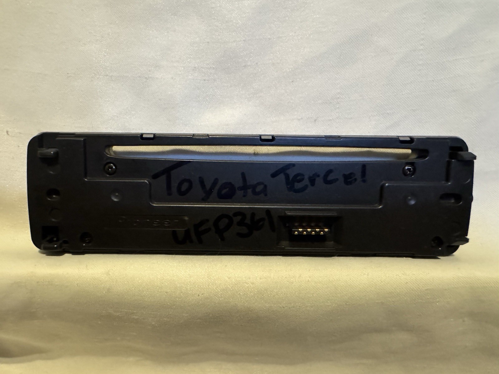 Pioneer DEH-1700 Radio With Detachable FACEPLATE ONLY