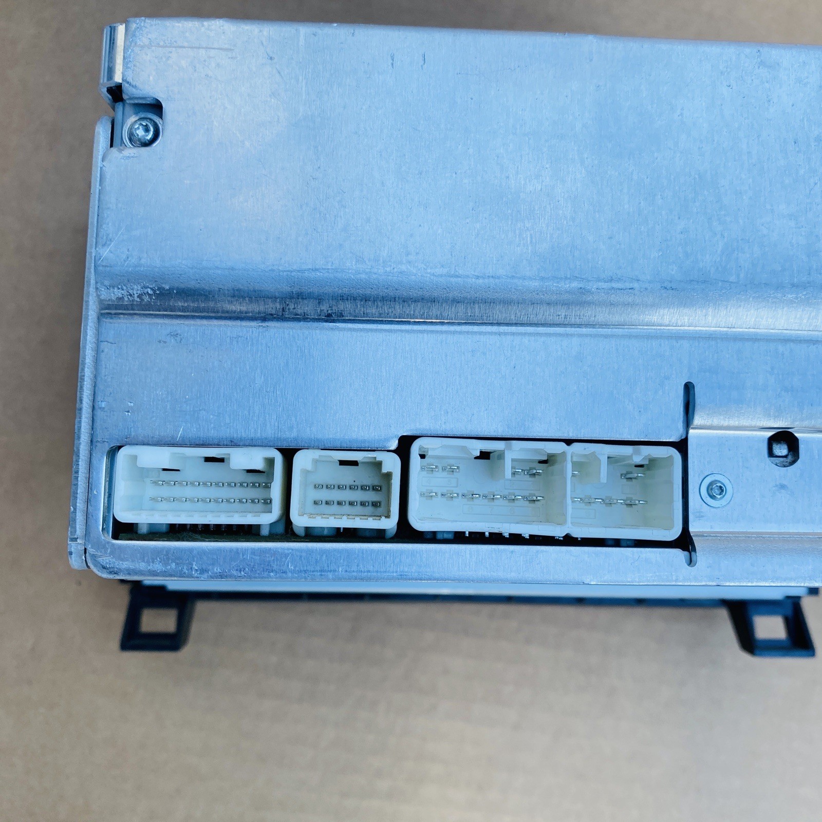 2007-2013 Toyota Tundra OEM AM/FM Radio Tuner CD 86120-0C270 AD1812