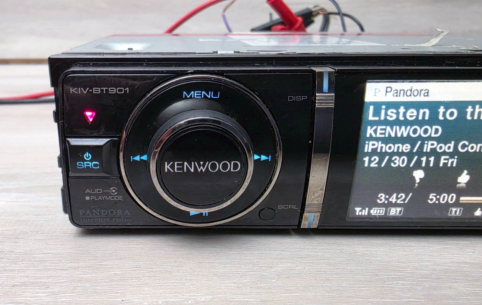 KENWOOD KIV-BT901 DIGITAL MEDIA RECEIVER CAR STEREO OLD SCHOOL FM RADIO IPOD