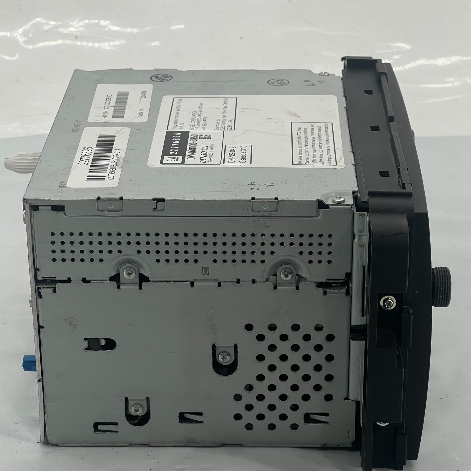 GM Denso DW468100-6850 22776896- DVD Navi Radio Yukon Suburban Tahoe OEM