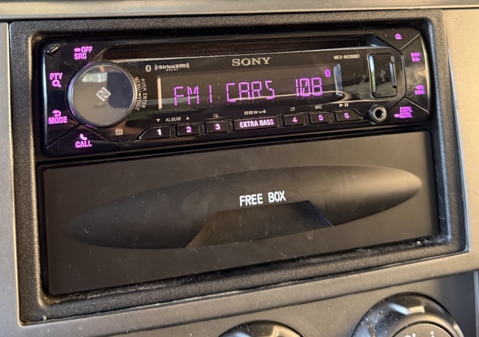 Sony MEX-N5300BT Single-DIN FM/AM CD Bluetooth Car Audio Receiver