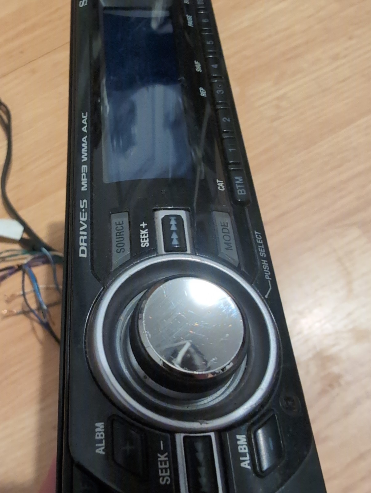 Sony Car Radio EQ Spectrum Analyzer Aux Drive-S XPlod Sat Ready -Disc Read Error