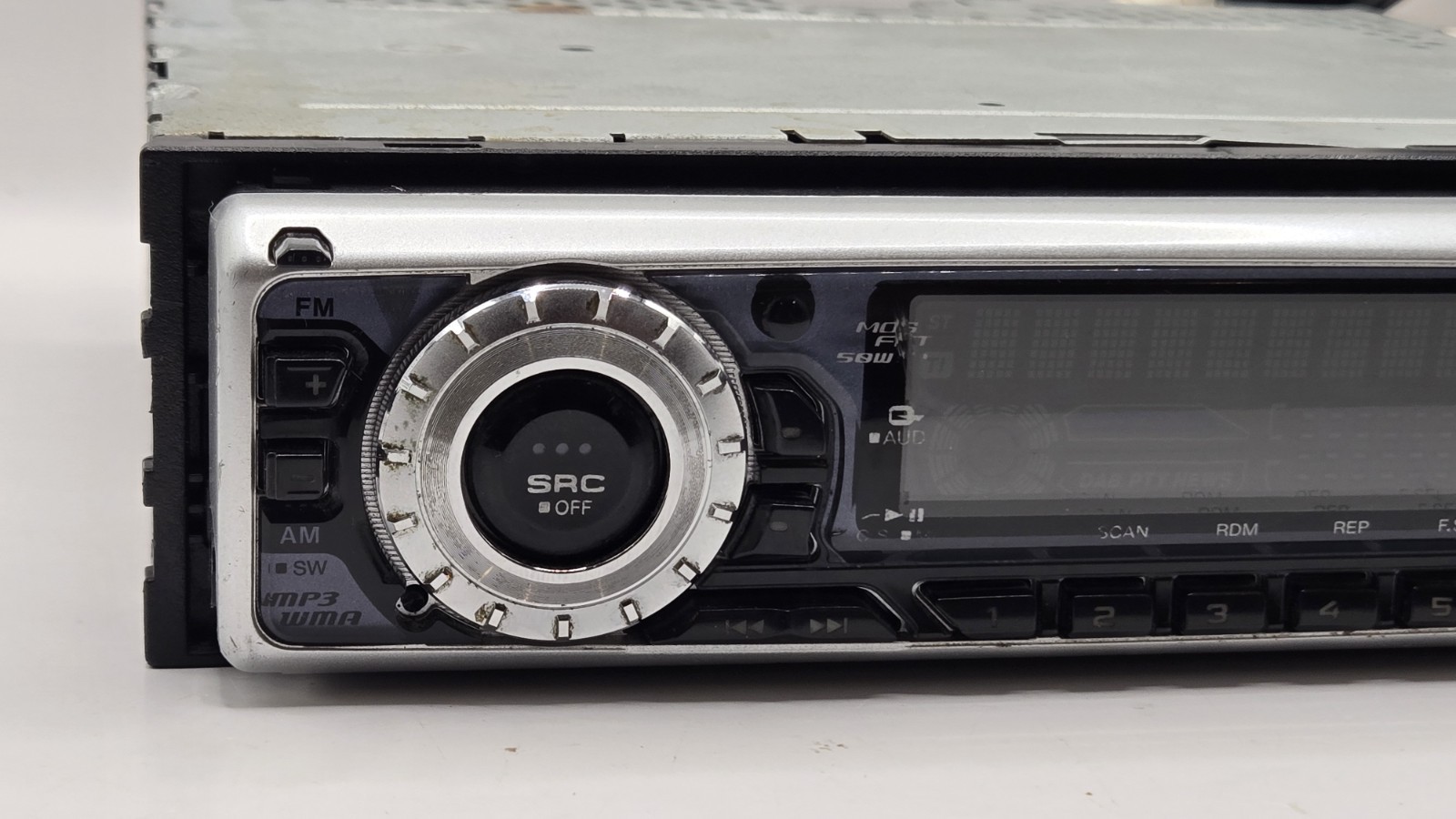 Kenwood KDC-MP425 Sirius Ready Car Stereo CD Radio W/ Detachable Face & Harness