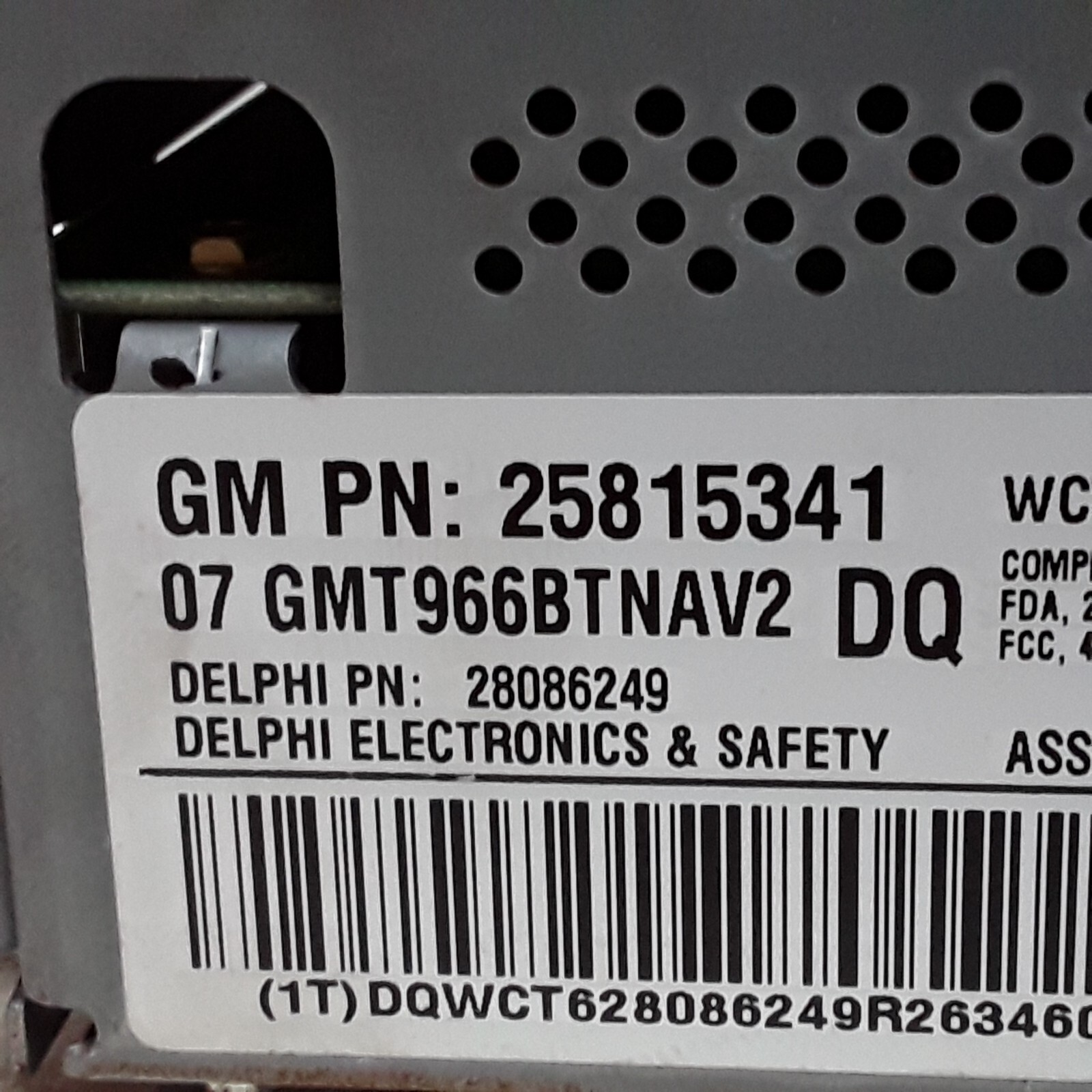 07 08 Saturn Outlook AM FM CD DVD navigation radio OEM 25815341