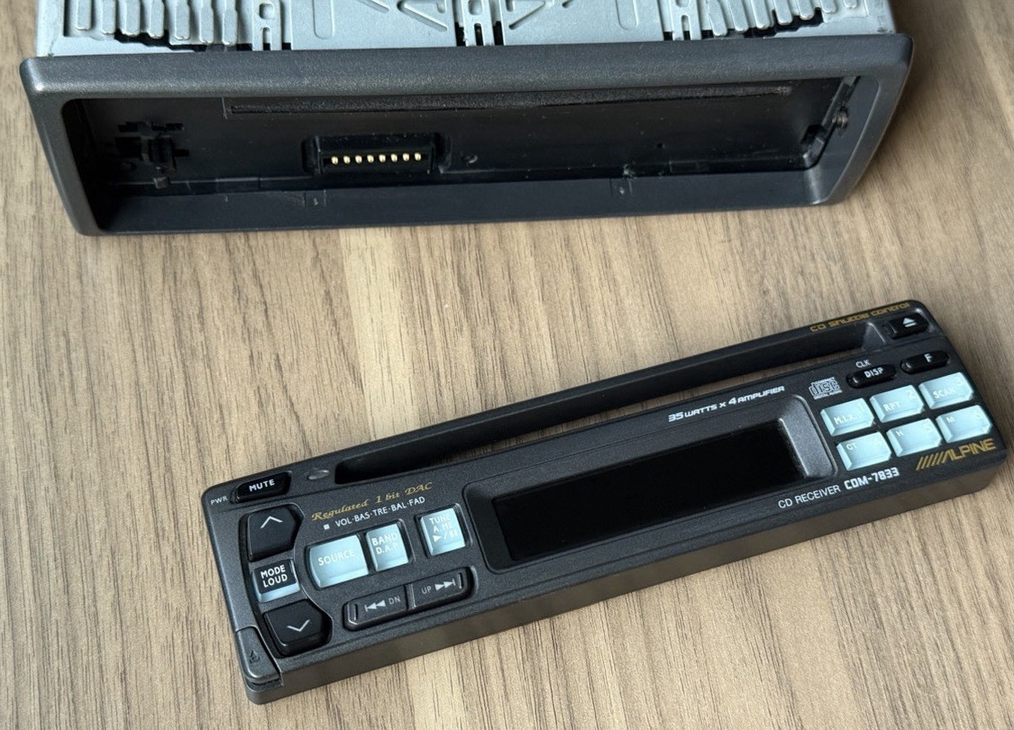 ALPINE CAR AUDIO STEREO IN DASH CD UNIT OLD SCHOOL CDM-7833 VINTAGE RARE! EQ