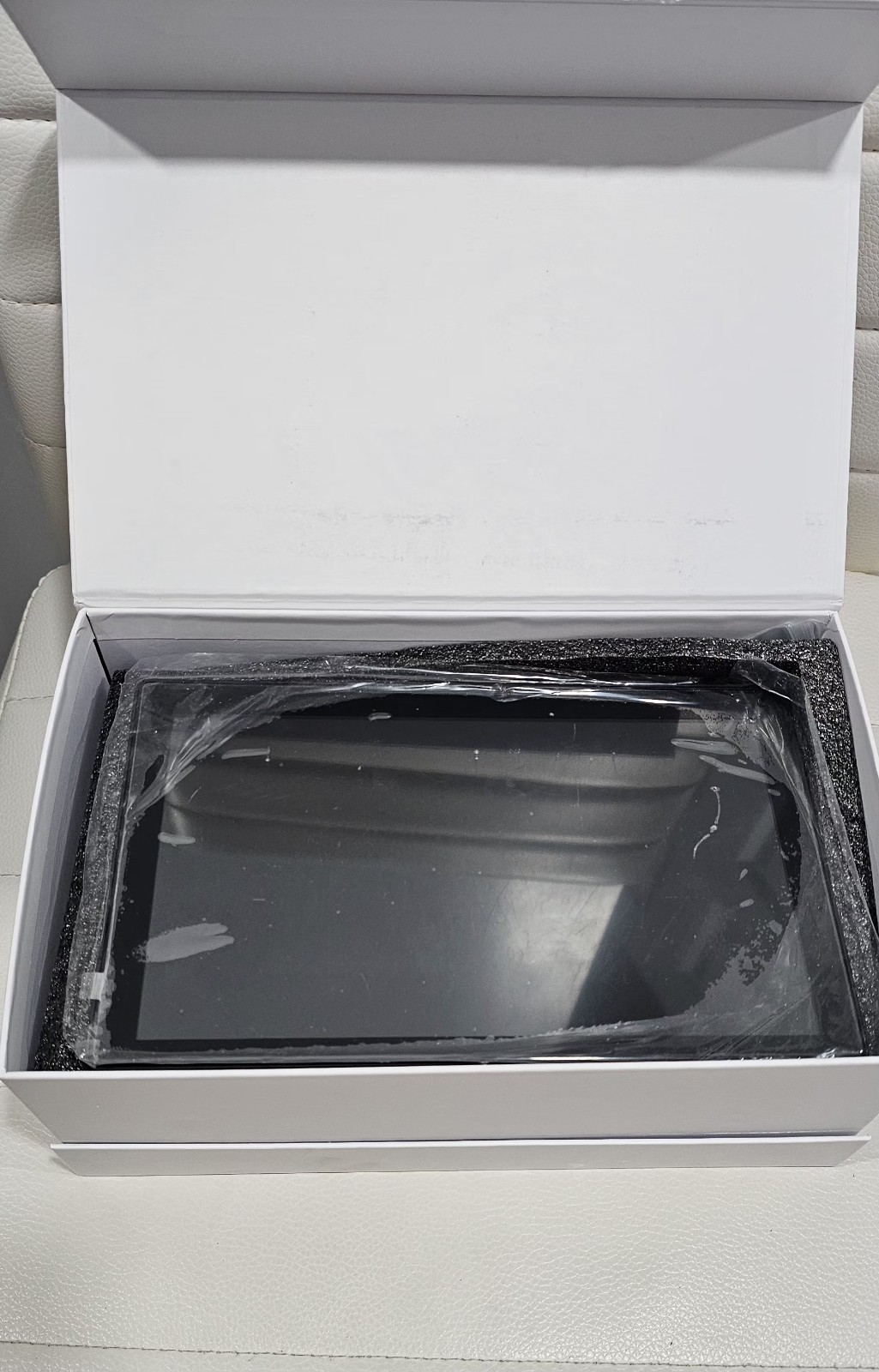 Q9S Wireless Smartscreen Stereo – CarPlay and Android Auto Open Box(New)