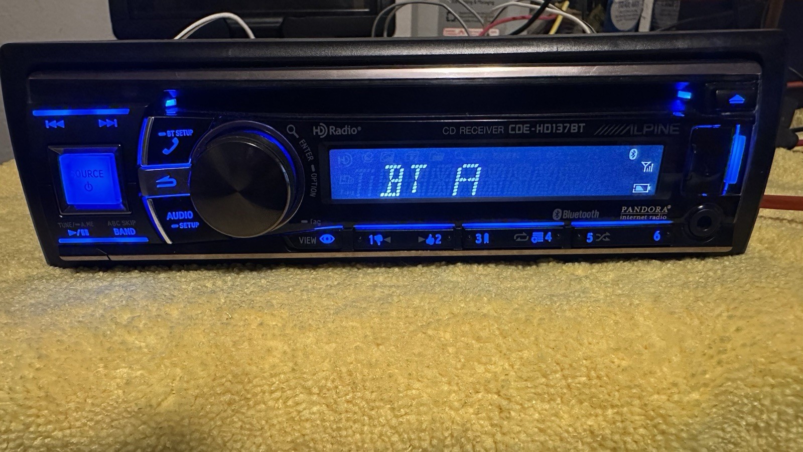 Alpine CDE-HD137BT Car Stereo Bluetooth, USB,Aux, CD Player Used Works Great
