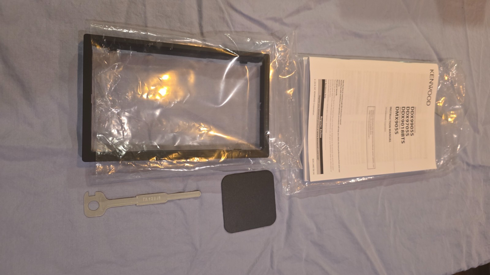 Kenwood Excelon DNX6990HD 6.95″ GPS Nav DVD Receiver – Powers On, CD Stuck