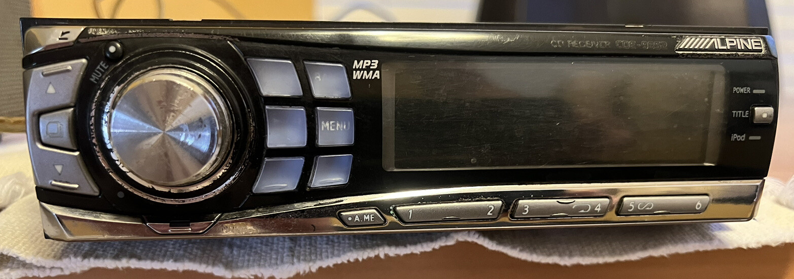 Alpine CDE 9852 CD Player In Dash Receiver Radio Works CD Player Does Not Work