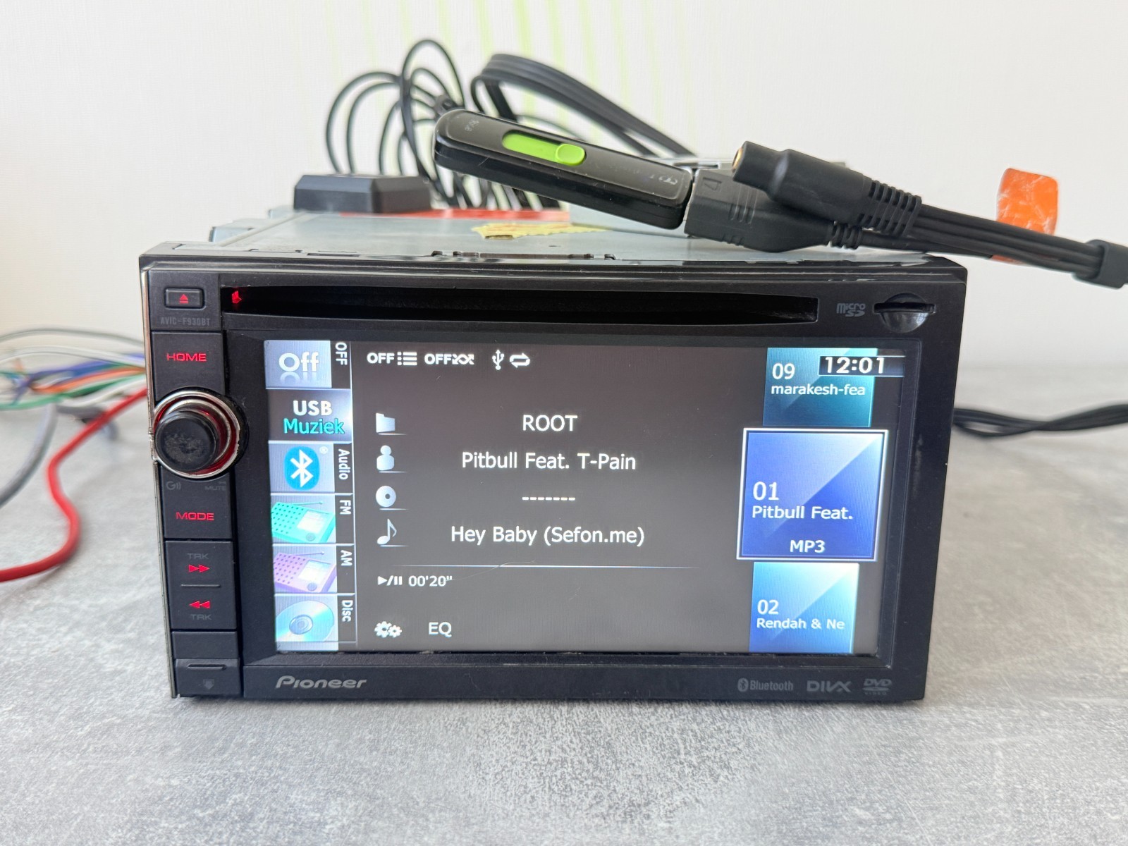 Pioneer AVIC-F930BT 6.1″ 2DIN GPS Navigation Bluetooth DvD CD Multimedia Car Ste