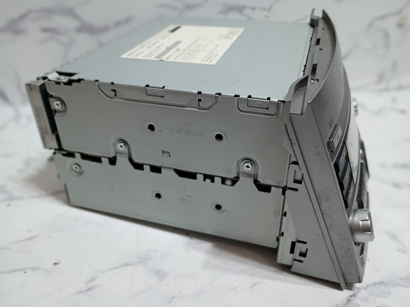 Subaru Legacy / Outback OEM CD MP3 WMAw/ OEM Mounting Brackets & Metra Dash Kit