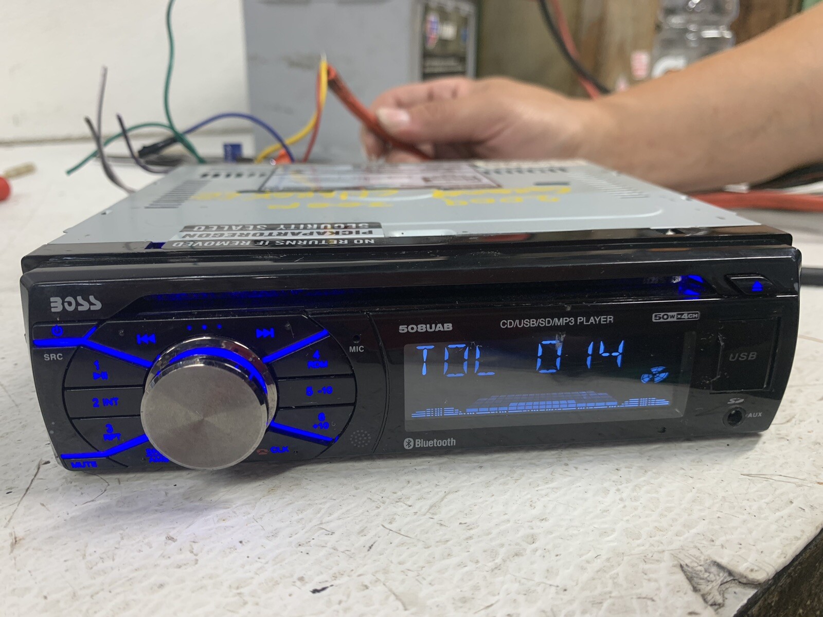 Boss 508UAB single din radio stereo 50Wx4 SD CD Player MP3 Bluetooth AUX USB