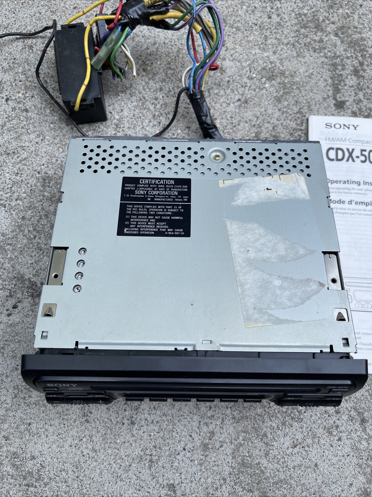 Sony CDX-5070 FM/AM Compact Disc Player FM/AM-20W X4 Untested
