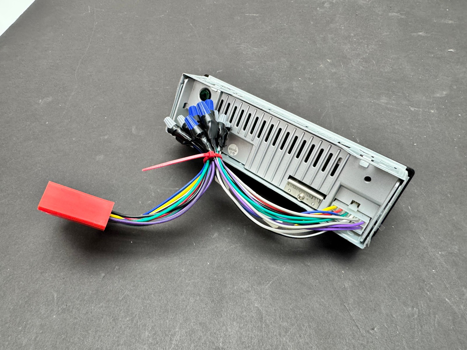 Dual Single-Din in-dash all-Digital Media Receiver xdm17bt