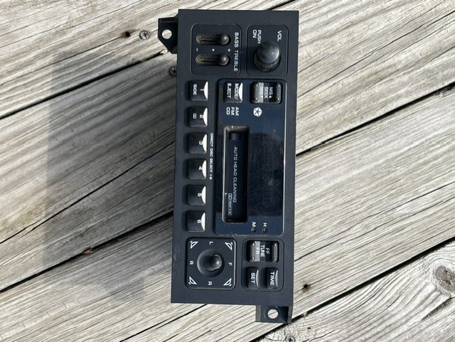 Chrysler Plymouth Dodge Jeep radio, AM/ FM CASS. PO4704378AC