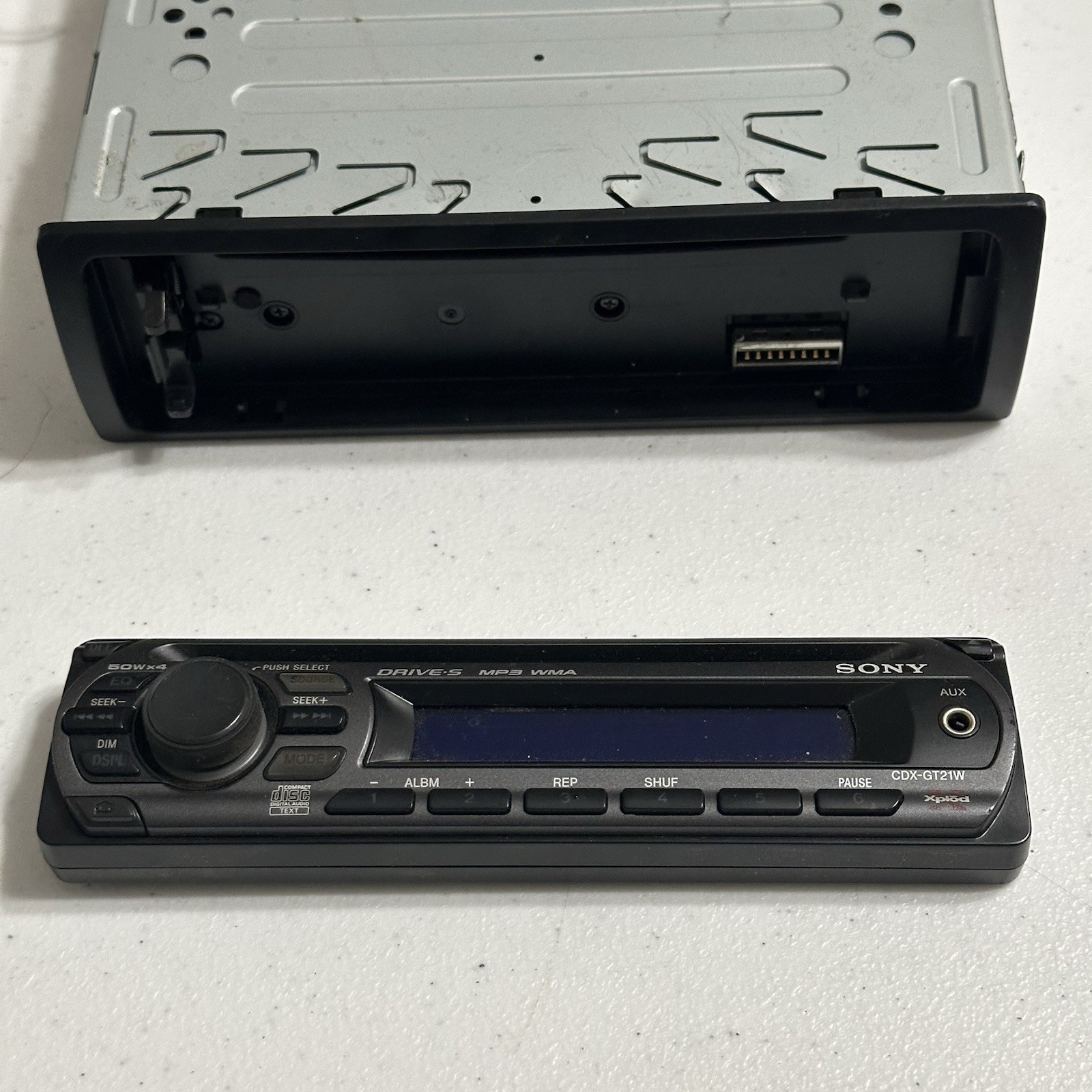 Sony CDX-GT21W FM/AM CD Player MP3 WMA Detachable Face Plate Untested