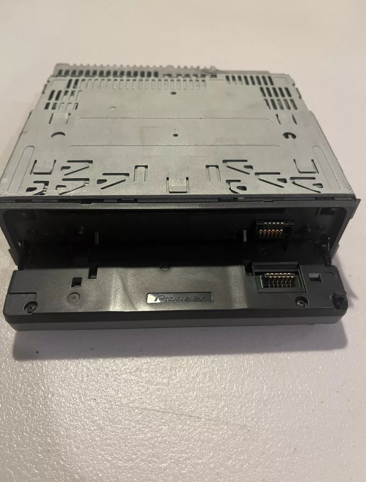 Pioneer DEH-P3700MP CD player single din radio stereo MOSFET 50WX4 EQ