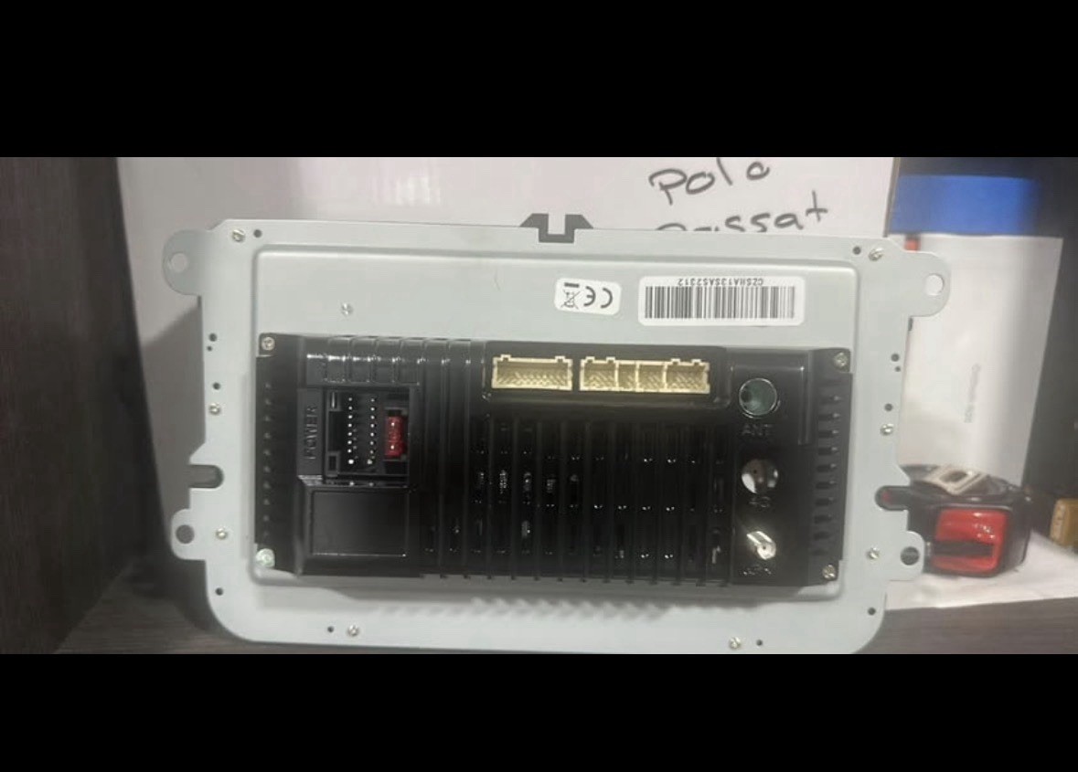 Digital Multimedia Receiver with CarPlay and Android Auto Compatibility