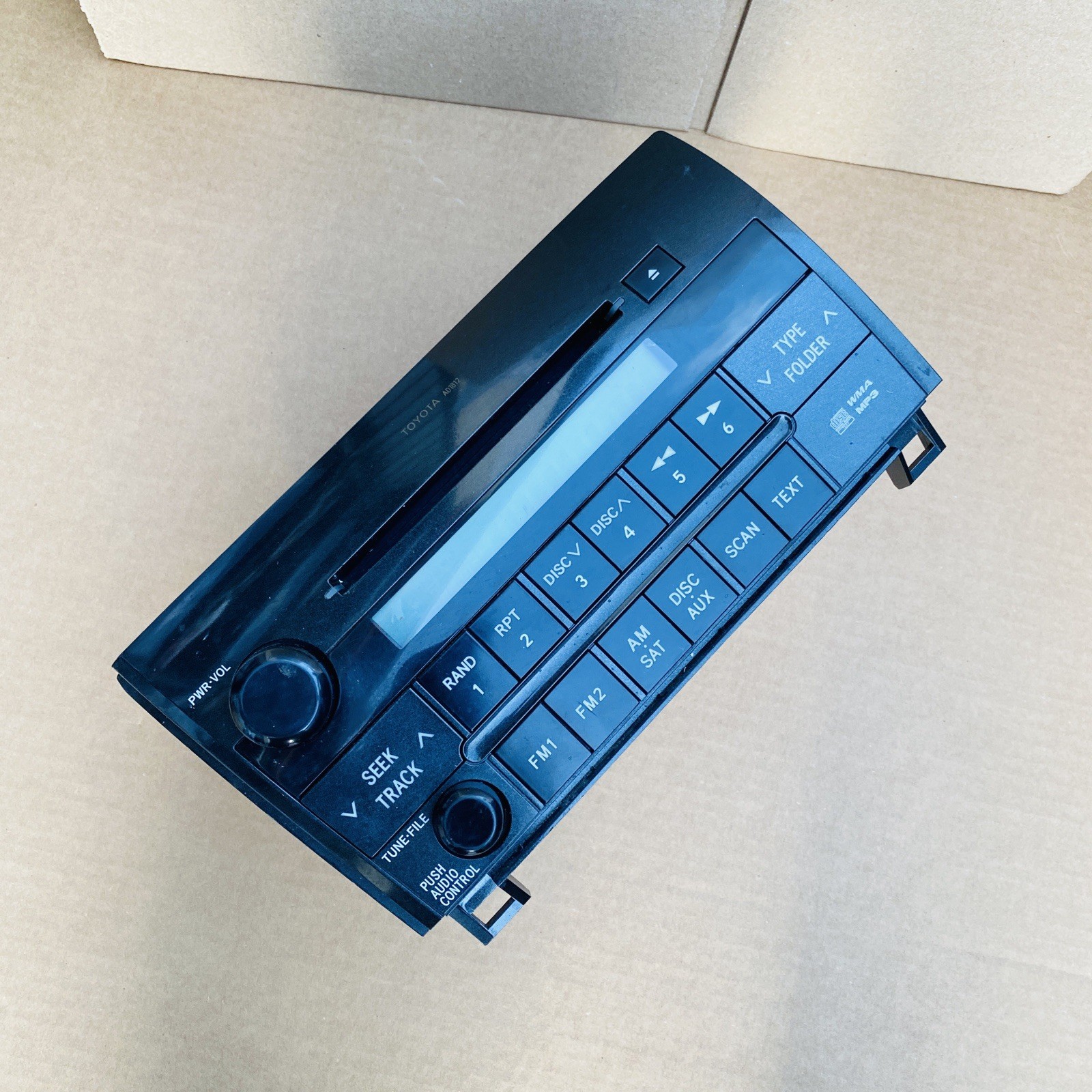 2007-2013 Toyota Tundra OEM AM/FM Radio Tuner CD 86120-0C270 AD1812