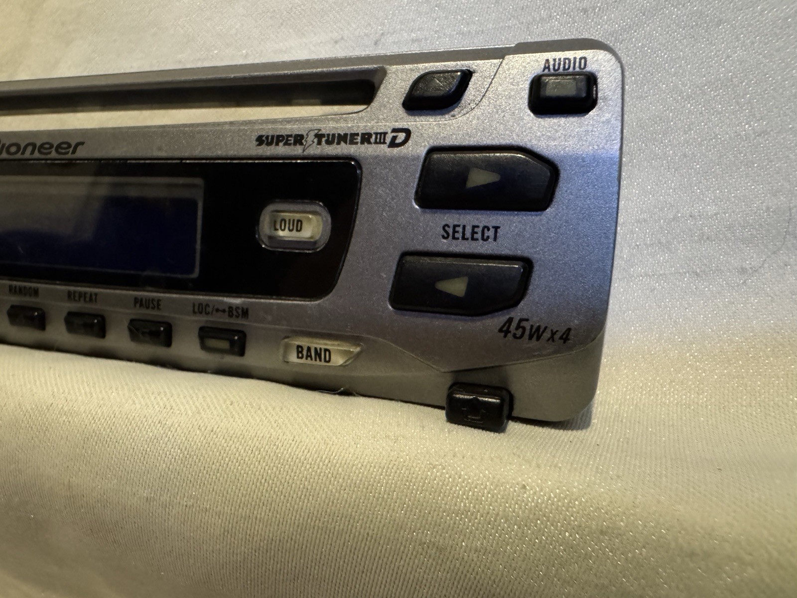 Pioneer DEH-1700 Radio With Detachable FACEPLATE ONLY
